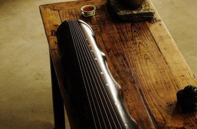 恩施土家族苗族自治州古琴蕴含的传统文化，一把古琴制备出来要两年的时间